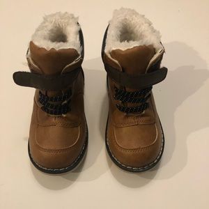 Old Navy boy’s boots